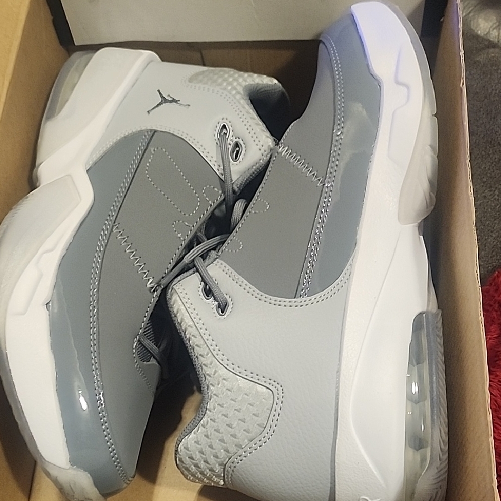Jordan Max Aura 3 EUR 40 Youth 7 Sneakers